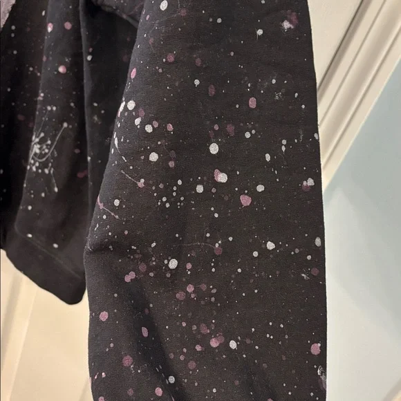 NWT Urban Renewal Remade Bow Painted Sweatshirt in Black, size L PTP 25” - Picture 12 of 14